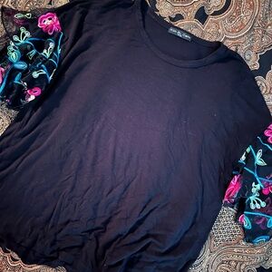 Women’s size large top